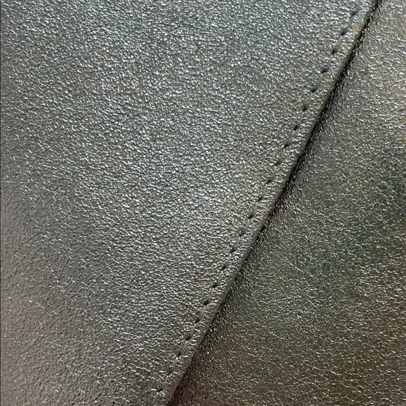 🧚‍♀️✨ Mint Green Metallic Clutch Made in Italy BENOA 🧚‍♀️✨ - Picture 8 of 9